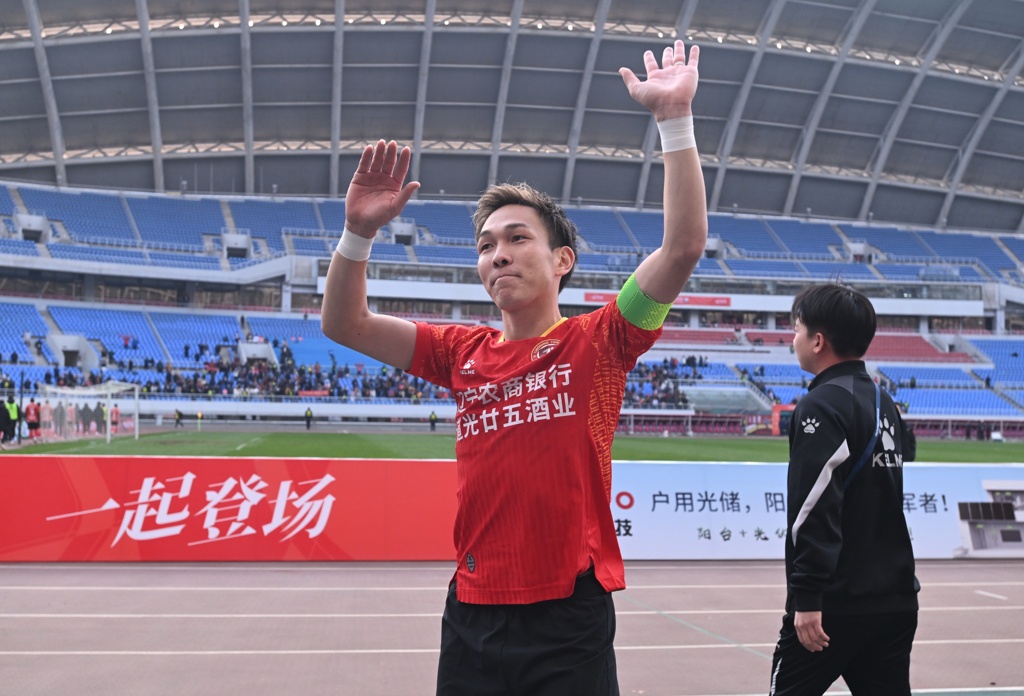 辽宁铁人日本外援邦本宜裕：希望在中国一直踢下去，就在辽宁铁人